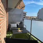Bonito Piso Con Terraza Y Piscina, Cerca Del Mar Apartamento *