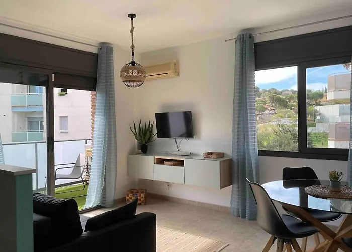 Bonito Piso Con Terraza Y Piscina, Cerca Del Mar *